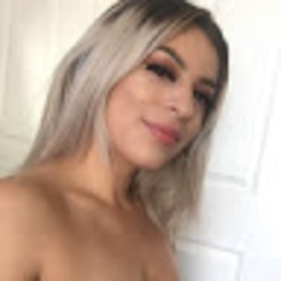 Meet your Posher, Odalis - Picture 1 of 1